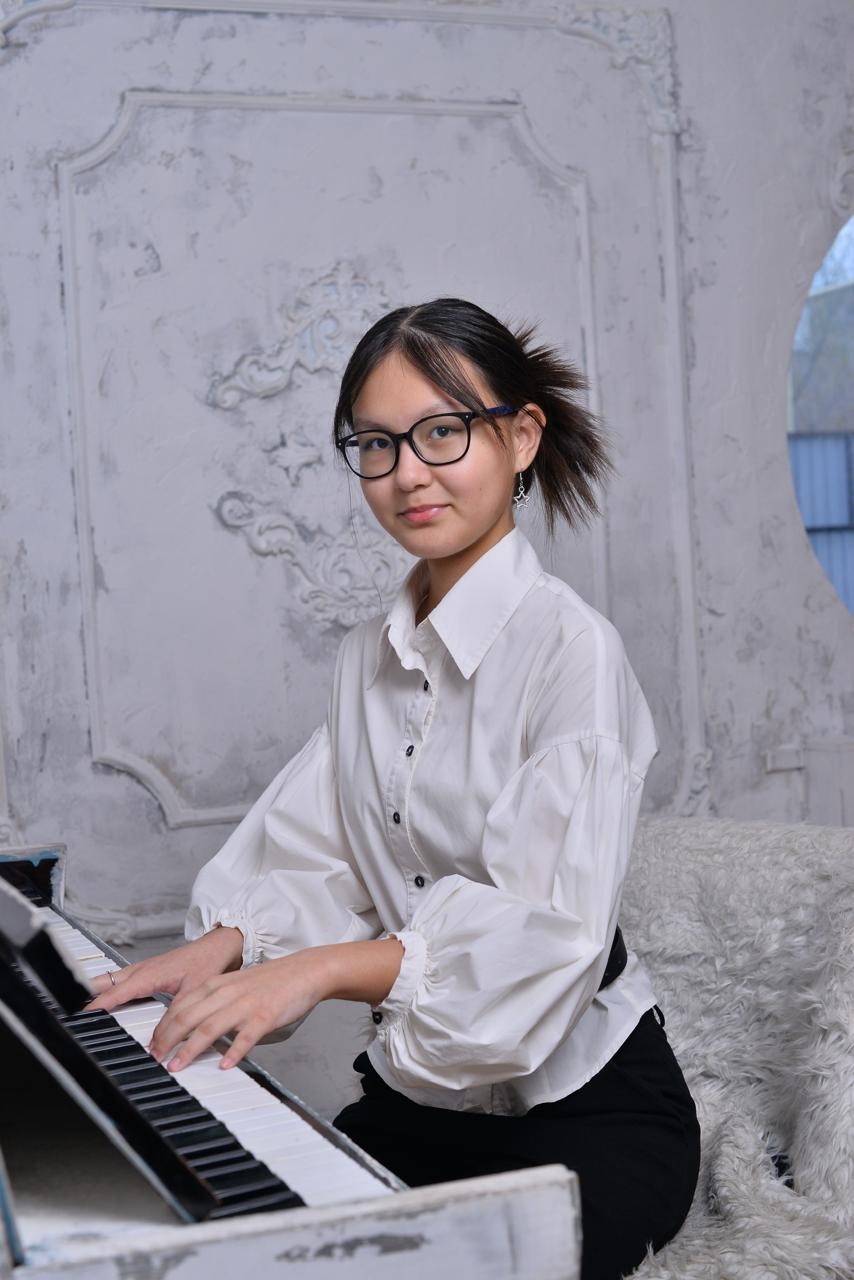 Выпускница